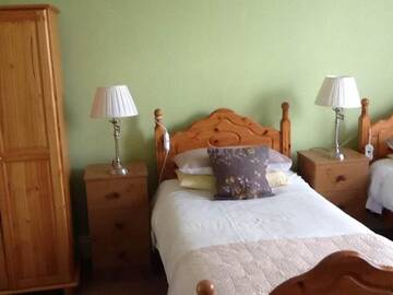Фото номера Two-Bedroom Comfort Triple Гостевой дом The Old Cable Historic House &amp; Seafood Restaurant г. Уотервилл 3
